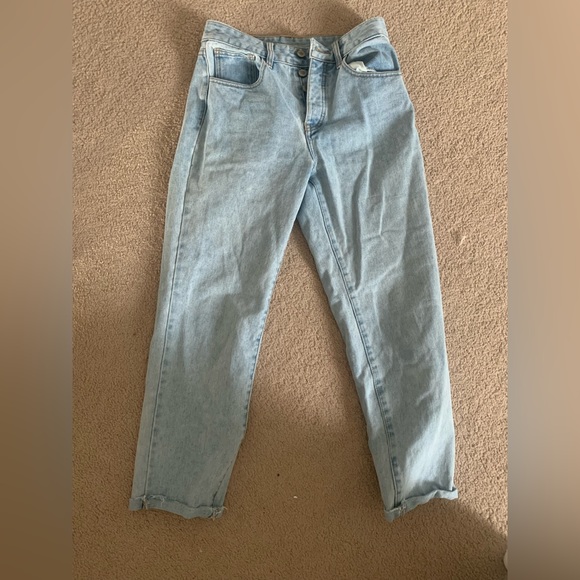 Brandy Melville light wash jeans - Picture 1 of 2